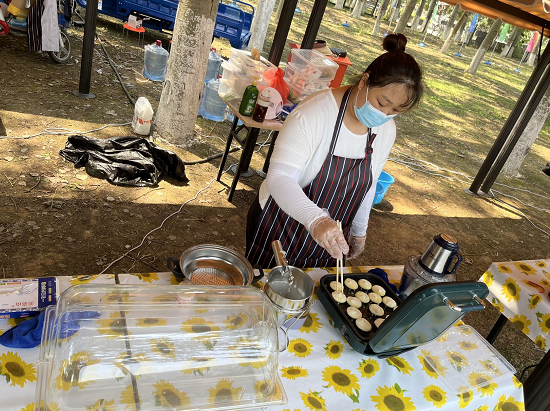 除采摘外,还有一人多高迷宫!北京丰台怪村把玉米玩出了花儿休闲区蓝鸢梦想 - Www.slyday.coM 除采摘外,还有一人多高迷宫!北京丰台怪村把玉米玩出了花儿休闲区蓝鸢梦想 - Www.slyday.coM