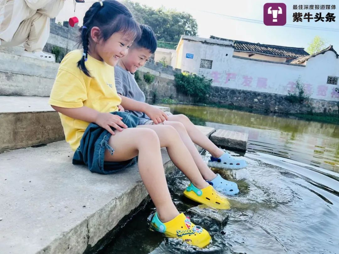 【紫牛头条】骑电动自行车跨越1400公里,90后夫妻带一双儿女去广州看“奥特曼”休闲区蓝鸢梦想 - Www.slyday.coM 【紫牛头条】骑电动自行车跨越1400公里,90后夫妻带一双儿女去广州看“奥特曼”休闲区蓝鸢梦想 - Www.slyday.coM