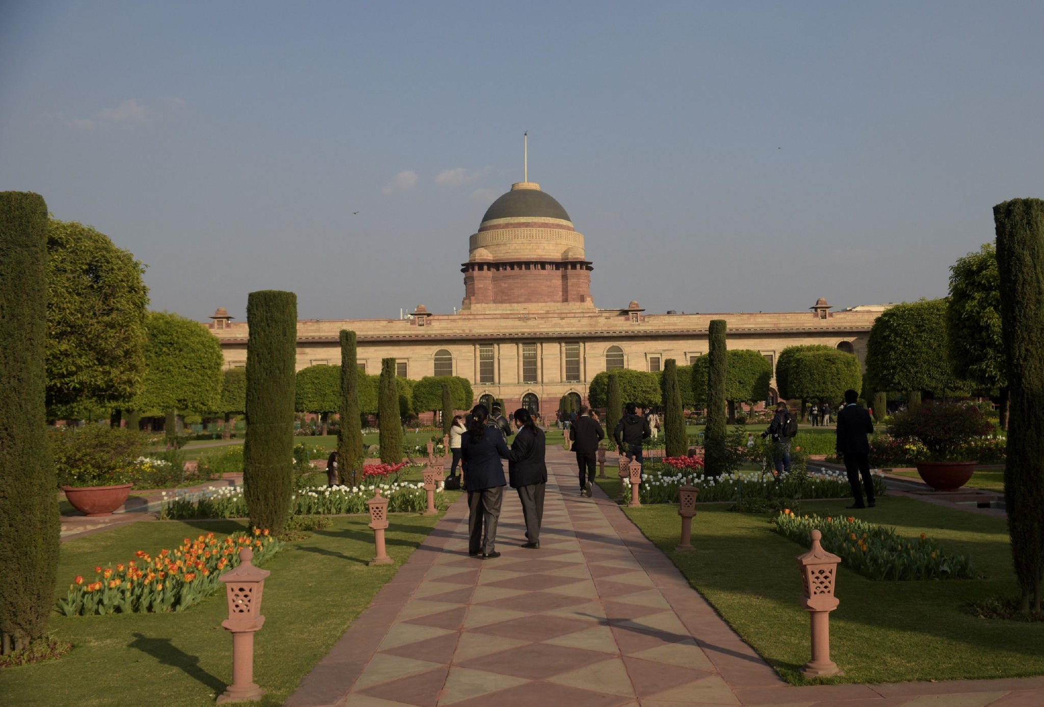 当地时间2022年2月10日，印度新德里，总统府莫卧儿花园全景图。IC photo 图