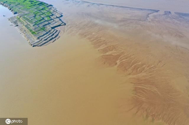 小浪底大坝放水 黄河上游河床现“沙画”图案休闲区蓝鸢梦想 - Www.slyday.coM 小浪底大坝放水 黄河上游河床现“沙画”图案休闲区蓝鸢梦想 - Www.slyday.coM