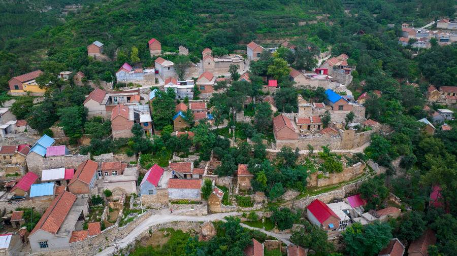 曹操峪顶,海拔600多米山脊上的齐长城,曹操在此做了什么?休闲区蓝鸢梦想 - Www.slyday.coM 曹操峪顶,海拔600多米山脊上的齐长城,曹操在此做了什么?休闲区蓝鸢梦想 - Www.slyday.coM