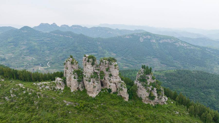 曹操峪顶,海拔600多米山脊上的齐长城,曹操在此做了什么?休闲区蓝鸢梦想 - Www.slyday.coM 曹操峪顶,海拔600多米山脊上的齐长城,曹操在此做了什么?休闲区蓝鸢梦想 - Www.slyday.coM