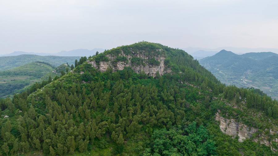 曹操峪顶,海拔600多米山脊上的齐长城,曹操在此做了什么?休闲区蓝鸢梦想 - Www.slyday.coM 曹操峪顶,海拔600多米山脊上的齐长城,曹操在此做了什么?休闲区蓝鸢梦想 - Www.slyday.coM