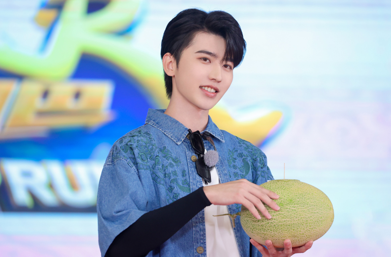 《奔跑吧》走进吐鲁番,兄弟团挑战蔡徐坤新歌舞蹈休闲区蓝鸢梦想 - Www.slyday.coM 《奔跑吧》走进吐鲁番,兄弟团挑战蔡徐坤新歌舞蹈休闲区蓝鸢梦想 - Www.slyday.coM