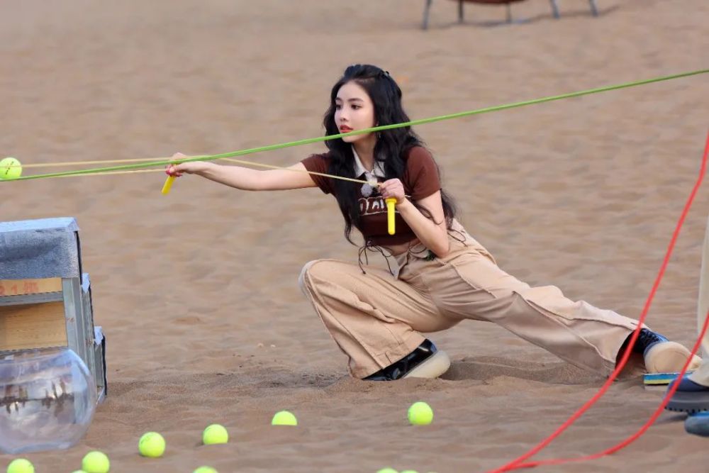 《奔跑吧》走进吐鲁番打造“大漠落日限定舞台”,兄弟团挑战蔡徐坤新歌舞蹈休闲区蓝鸢梦想 - Www.slyday.coM 《奔跑吧》走进吐鲁番打造“大漠落日限定舞台”,兄弟团挑战蔡徐坤新歌舞蹈休闲区蓝鸢梦想 - Www.slyday.coM