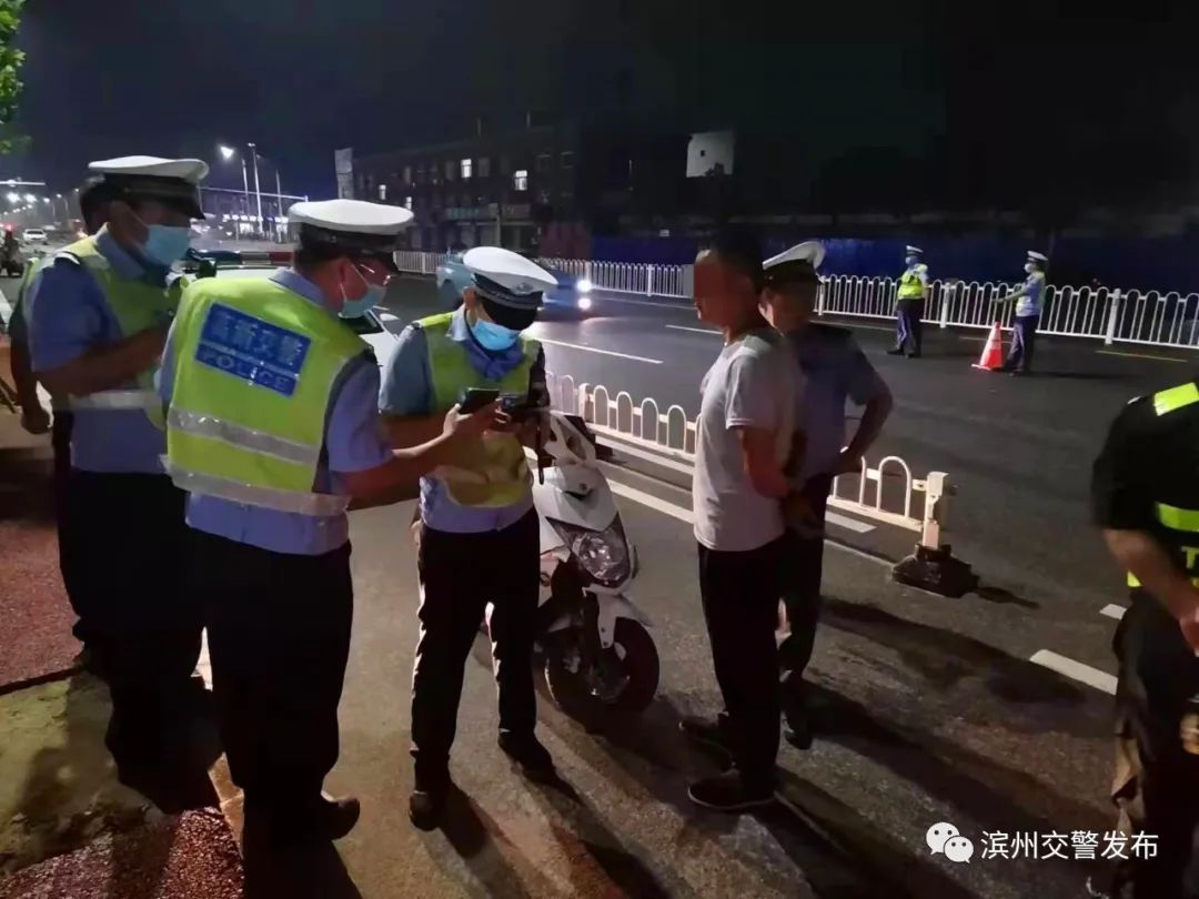 “我骑摩托,你们也查啊!”一男子酒后驾驶无牌摩托车被滨州高新交警查获休闲区蓝鸢梦想 - Www.slyday.coM “我骑摩托,你们也查啊!”一男子酒后驾驶无牌摩托车被滨州高新交警查获休闲区蓝鸢梦想 - Www.slyday.coM