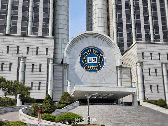 韩70岁老人因24岁女生没说敬语破口大骂,被起诉后这样辩解…休闲区蓝鸢梦想 - Www.slyday.coM 韩70岁老人因24岁女生没说敬语破口大骂,被起诉后这样辩解…休闲区蓝鸢梦想 - Www.slyday.coM