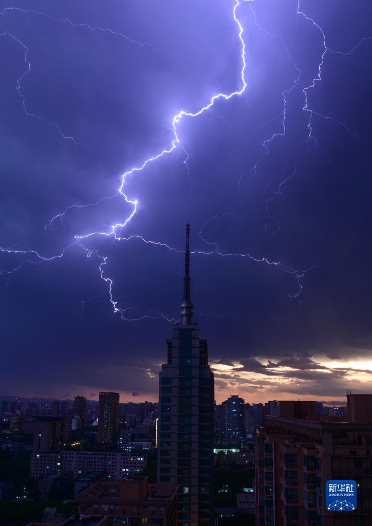 郑州发布雷暴大风黄色预警信号、暴雨黄色预警信号休闲区蓝鸢梦想 - Www.slyday.coM 郑州发布雷暴大风黄色预警信号、暴雨黄色预警信号休闲区蓝鸢梦想 - Www.slyday.coM