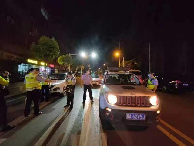 亲姐弟酒驾先后被查,这样的“缘分”还是算了吧休闲区蓝鸢梦想 - Www.slyday.coM 亲姐弟酒驾先后被查,这样的“缘分”还是算了吧休闲区蓝鸢梦想 - Www.slyday.coM