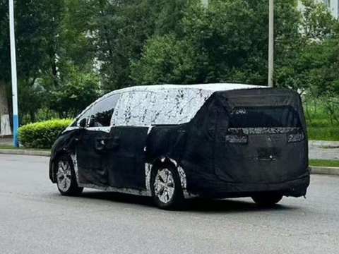 500万内最好MPV？理想又一奶爸车曝光：纯电车型或搭载麒麟电池