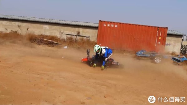 最野的男人爱玩啥?车评人为何被二年级学生吊打!休闲区蓝鸢梦想 - Www.slyday.coM 最野的男人爱玩啥?车评人为何被二年级学生吊打!休闲区蓝鸢梦想 - Www.slyday.coM