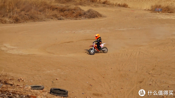 最野的男人爱玩啥?车评人为何被二年级学生吊打!休闲区蓝鸢梦想 - Www.slyday.coM 最野的男人爱玩啥?车评人为何被二年级学生吊打!休闲区蓝鸢梦想 - Www.slyday.coM