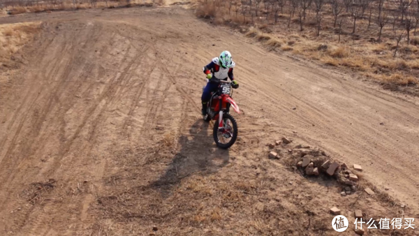 最野的男人爱玩啥?车评人为何被二年级学生吊打!休闲区蓝鸢梦想 - Www.slyday.coM 最野的男人爱玩啥?车评人为何被二年级学生吊打!休闲区蓝鸢梦想 - Www.slyday.coM