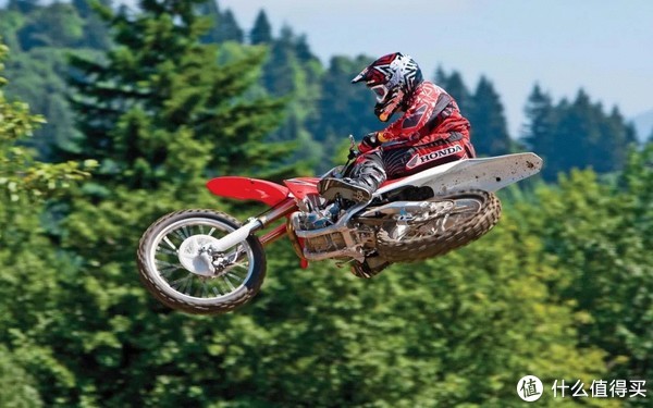 最野的男人爱玩啥?车评人为何被二年级学生吊打!休闲区蓝鸢梦想 - Www.slyday.coM 最野的男人爱玩啥?车评人为何被二年级学生吊打!休闲区蓝鸢梦想 - Www.slyday.coM