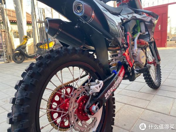 最野的男人爱玩啥?车评人为何被二年级学生吊打!休闲区蓝鸢梦想 - Www.slyday.coM 最野的男人爱玩啥?车评人为何被二年级学生吊打!休闲区蓝鸢梦想 - Www.slyday.coM