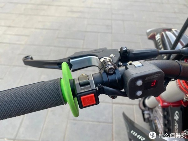 最野的男人爱玩啥?车评人为何被二年级学生吊打!休闲区蓝鸢梦想 - Www.slyday.coM 最野的男人爱玩啥?车评人为何被二年级学生吊打!休闲区蓝鸢梦想 - Www.slyday.coM