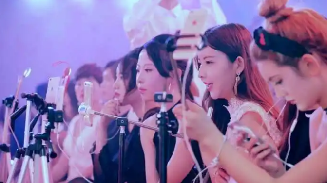 美妆内容大升级,淘宝直播顶流之争开始休闲区蓝鸢梦想 - Www.slyday.coM 美妆内容大升级,淘宝直播顶流之争开始休闲区蓝鸢梦想 - Www.slyday.coM