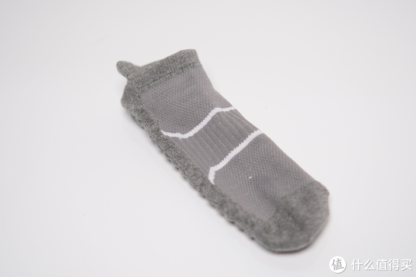 9块9的迪卡侬和上百块钱的运动袜区别到底有多大?休闲区蓝鸢梦想 - Www.slyday.coM 9块9的迪卡侬和上百块钱的运动袜区别到底有多大?休闲区蓝鸢梦想 - Www.slyday.coM