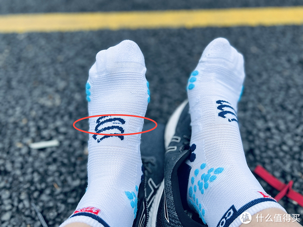 9块9的迪卡侬和上百块钱的运动袜区别到底有多大?休闲区蓝鸢梦想 - Www.slyday.coM 9块9的迪卡侬和上百块钱的运动袜区别到底有多大?休闲区蓝鸢梦想 - Www.slyday.coM