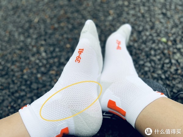 9块9的迪卡侬和上百块钱的运动袜区别到底有多大?休闲区蓝鸢梦想 - Www.slyday.coM 9块9的迪卡侬和上百块钱的运动袜区别到底有多大?休闲区蓝鸢梦想 - Www.slyday.coM