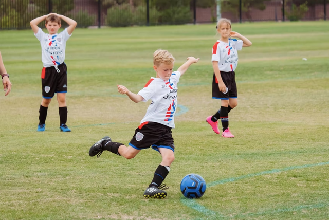 练网球就最好不要练拳击?原来选运动项目还有这么多门道休闲区蓝鸢梦想 - Www.slyday.coM 练网球就最好不要练拳击?原来选运动项目还有这么多门道休闲区蓝鸢梦想 - Www.slyday.coM