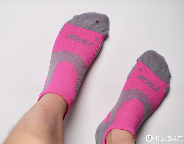 9块9的迪卡侬和上百块钱的运动袜区别到底有多大?休闲区蓝鸢梦想 - Www.slyday.coM 9块9的迪卡侬和上百块钱的运动袜区别到底有多大?休闲区蓝鸢梦想 - Www.slyday.coM