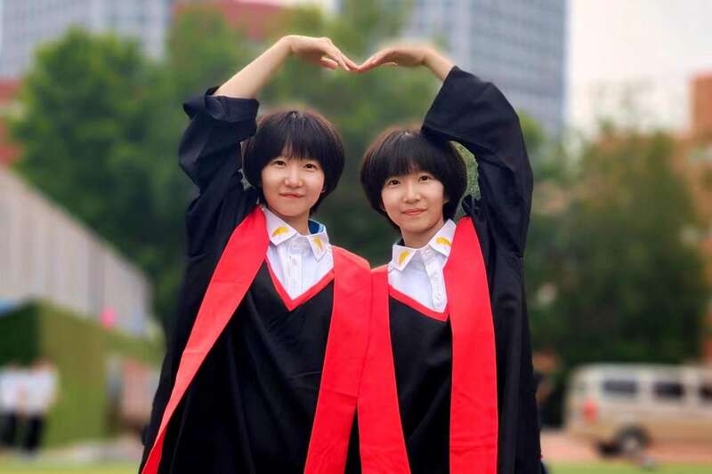 双胞胎姐妹同时收到天津大学录取通知书休闲区蓝鸢梦想 - Www.slyday.coM 双胞胎姐妹同时收到天津大学录取通知书休闲区蓝鸢梦想 - Www.slyday.coM