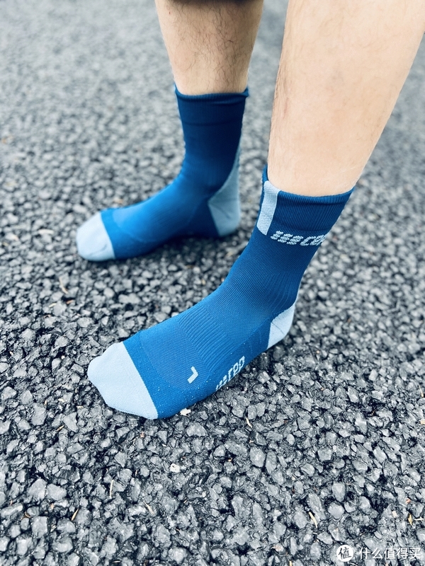 9块9的迪卡侬和上百块钱的运动袜区别到底有多大?休闲区蓝鸢梦想 - Www.slyday.coM 9块9的迪卡侬和上百块钱的运动袜区别到底有多大?休闲区蓝鸢梦想 - Www.slyday.coM