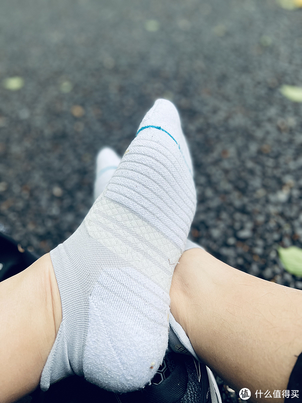 9块9的迪卡侬和上百块钱的运动袜区别到底有多大?休闲区蓝鸢梦想 - Www.slyday.coM 9块9的迪卡侬和上百块钱的运动袜区别到底有多大?休闲区蓝鸢梦想 - Www.slyday.coM
