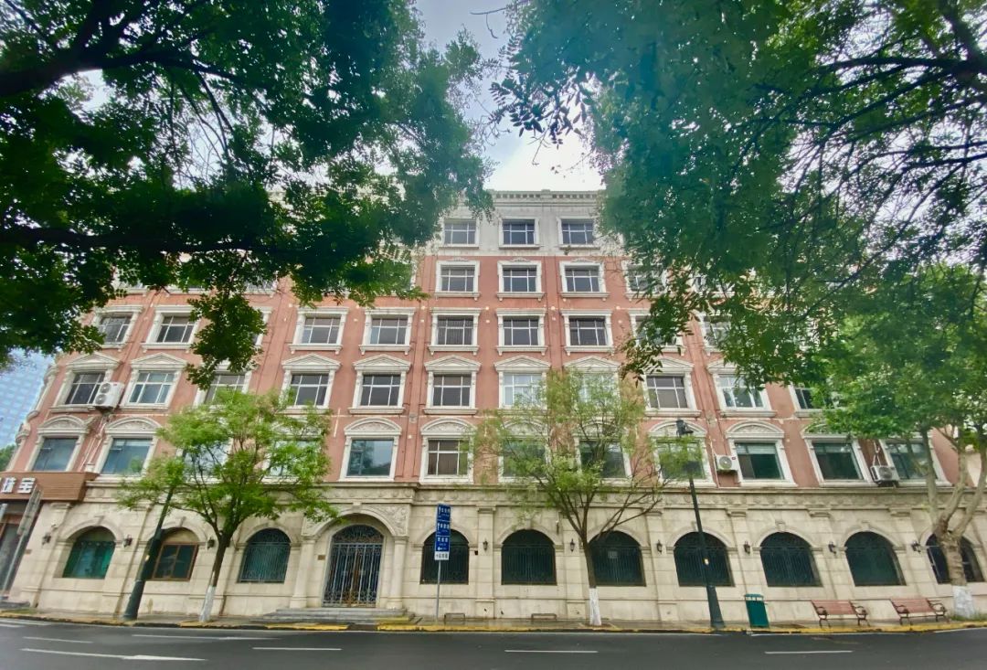 暗战、密会、搭伙……意风区百年前的邻里关系,剧本都不敢这么写!休闲区蓝鸢梦想 - Www.slyday.coM 暗战、密会、搭伙……意风区百年前的邻里关系,剧本都不敢这么写!休闲区蓝鸢梦想 - Www.slyday.coM