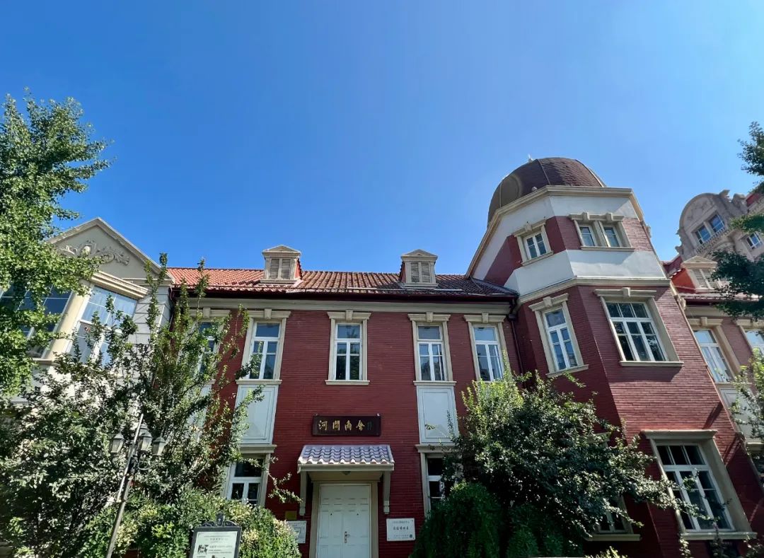 暗战、密会、搭伙……意风区百年前的邻里关系,剧本都不敢这么写!休闲区蓝鸢梦想 - Www.slyday.coM 暗战、密会、搭伙……意风区百年前的邻里关系,剧本都不敢这么写!休闲区蓝鸢梦想 - Www.slyday.coM