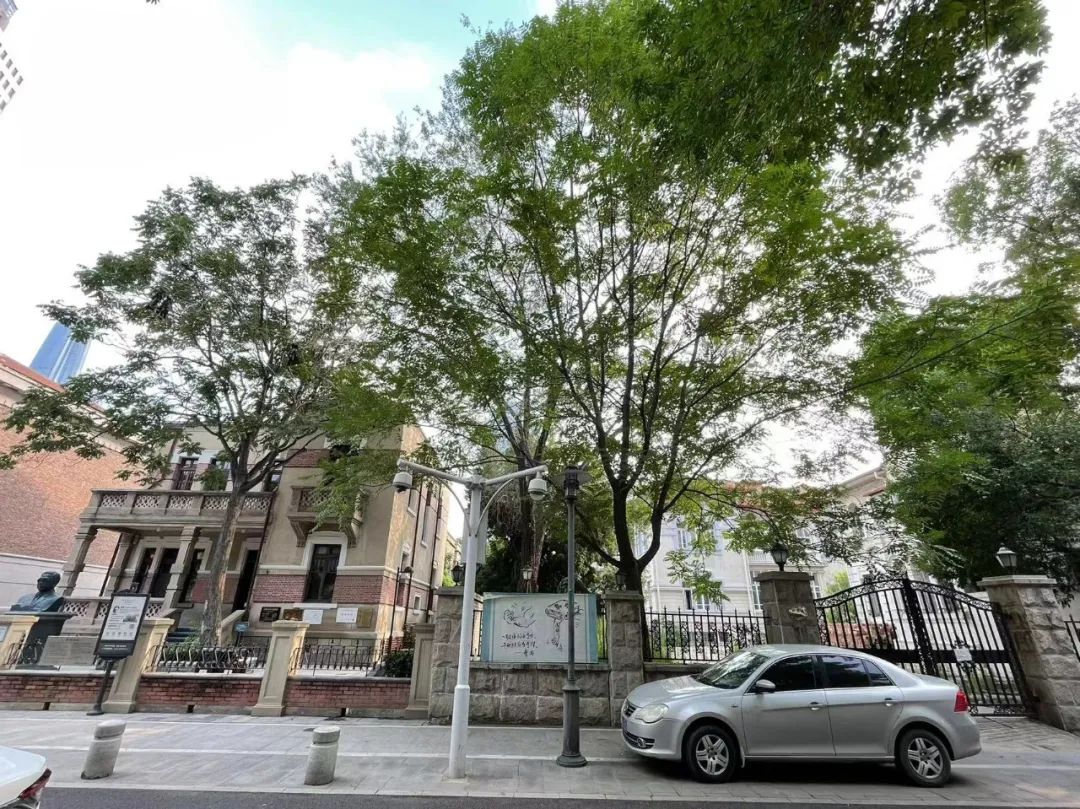 暗战、密会、搭伙……意风区百年前的邻里关系,剧本都不敢这么写!休闲区蓝鸢梦想 - Www.slyday.coM 暗战、密会、搭伙……意风区百年前的邻里关系,剧本都不敢这么写!休闲区蓝鸢梦想 - Www.slyday.coM