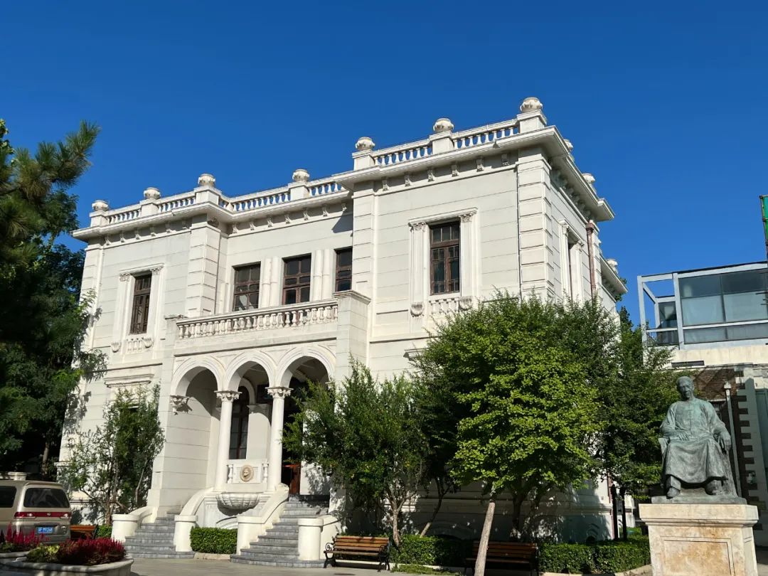 暗战、密会、搭伙……意风区百年前的邻里关系,剧本都不敢这么写!休闲区蓝鸢梦想 - Www.slyday.coM 暗战、密会、搭伙……意风区百年前的邻里关系,剧本都不敢这么写!休闲区蓝鸢梦想 - Www.slyday.coM