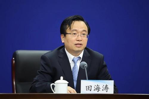 省工业和信息化厅党组成员,副厅长,新闻发言人田海涛先生;首先,我介绍