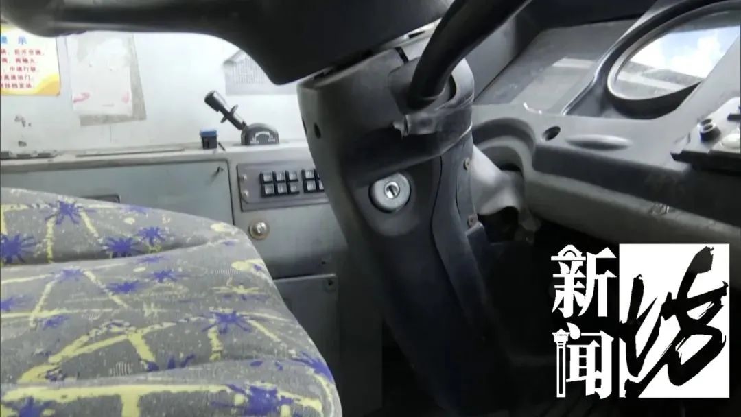 上海有未成年人夜闯停车场,私自驾驶公交车还差点撞人?警方介入调查休闲区蓝鸢梦想 - Www.slyday.coM 上海有未成年人夜闯停车场,私自驾驶公交车还差点撞人?警方介入调查休闲区蓝鸢梦想 - Www.slyday.coM