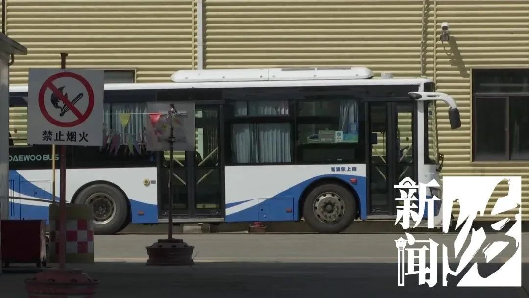 上海有未成年人夜闯停车场,私自驾驶公交车还差点撞人?警方介入调查休闲区蓝鸢梦想 - Www.slyday.coM 上海有未成年人夜闯停车场,私自驾驶公交车还差点撞人?警方介入调查休闲区蓝鸢梦想 - Www.slyday.coM