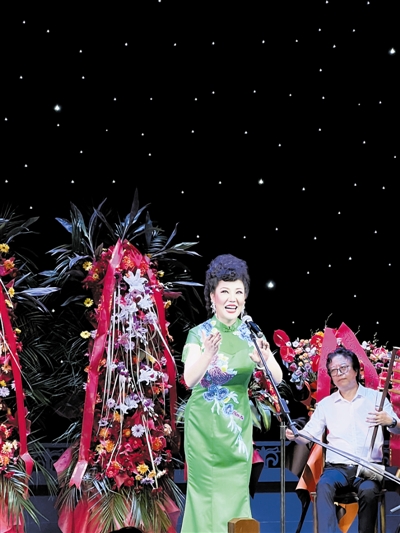 刘迎天津时调个人演唱会举行