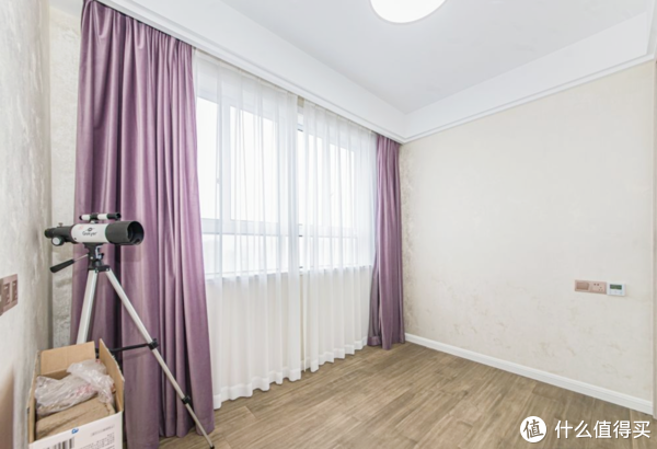 墙面装修别再用乳胶漆,学学她家全屋贴墙纸,反而更显大气上档次休闲区蓝鸢梦想 - Www.slyday.coM 墙面装修别再用乳胶漆,学学她家全屋贴墙纸,反而更显大气上档次休闲区蓝鸢梦想 - Www.slyday.coM