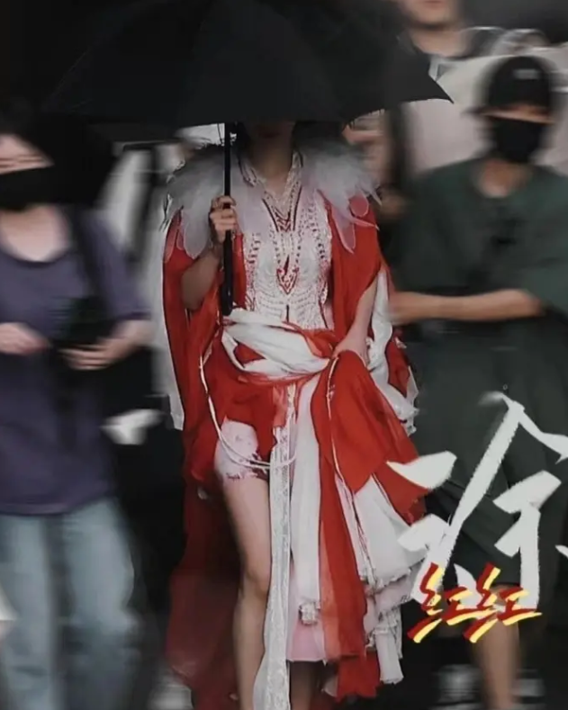 杨幂《狐妖》新路透曝光,造型过分网游风,网友称好像唐雪见休闲区蓝鸢梦想 - Www.slyday.coM 杨幂《狐妖》新路透曝光,造型过分网游风,网友称好像唐雪见休闲区蓝鸢梦想 - Www.slyday.coM