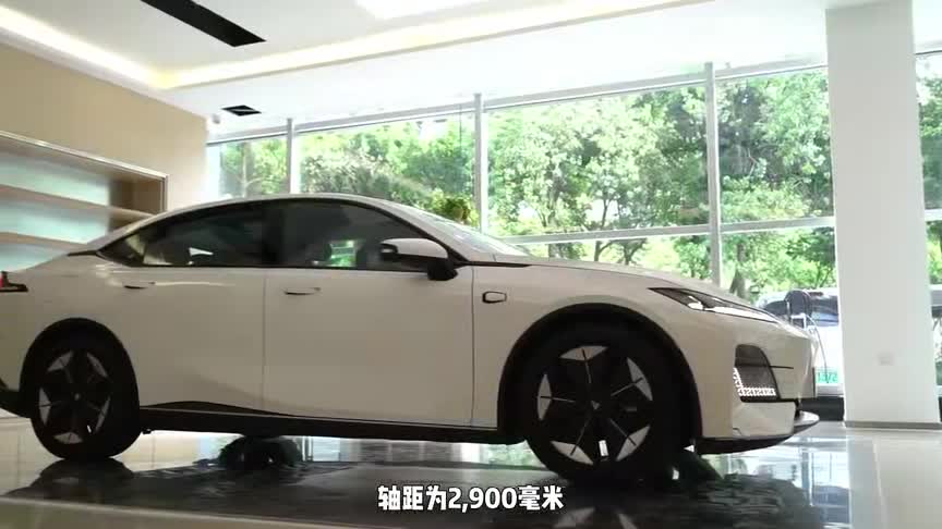 探店实拍长安深蓝SL03增程版 ：“20万级电轿王炸”真香！