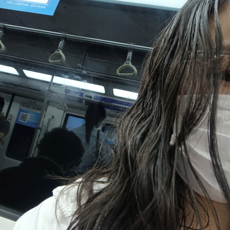 姐妹们听句劝吧,头发干到像枯草了,还只用护发素养发是行不通的…休闲区蓝鸢梦想 - Www.slyday.coM 姐妹们听句劝吧,头发干到像枯草了,还只用护发素养发是行不通的…休闲区蓝鸢梦想 - Www.slyday.coM