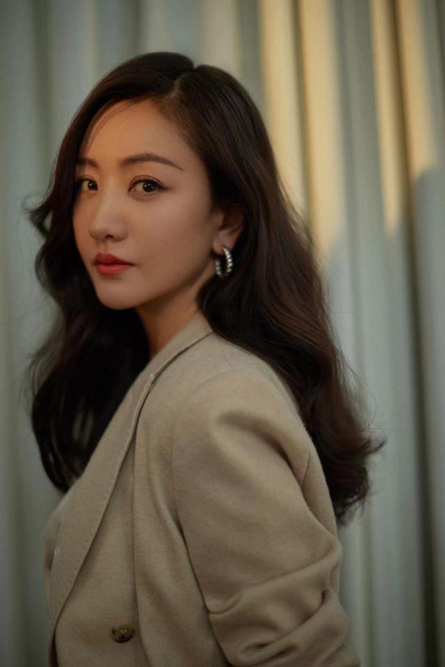 《大山的女儿》在央视热播,好评如潮!剧中黄文秀饰演者杨蓉讲述幕后故事休闲区蓝鸢梦想 - Www.slyday.coM 《大山的女儿》在央视热播,好评如潮!剧中黄文秀饰演者杨蓉讲述幕后故事休闲区蓝鸢梦想 - Www.slyday.coM