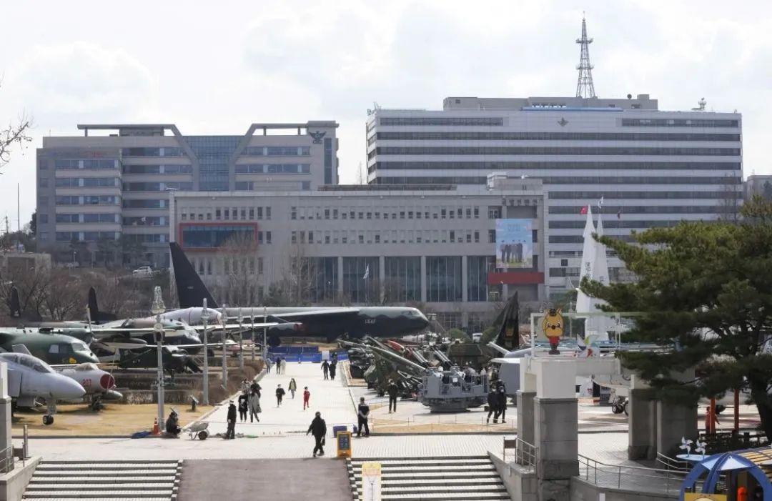 ▲韩国总统尹锡悦的总统府设在韩国国防部大楼。图/新华社