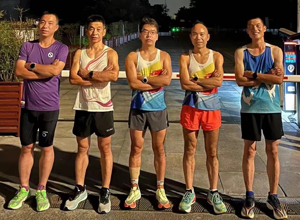 用520配速跑了77.77公里,七夕爱的表白还有比这更浪漫更硬核的吗?休闲区蓝鸢梦想 - Www.slyday.coM 用520配速跑了77.77公里,七夕爱的表白还有比这更浪漫更硬核的吗?休闲区蓝鸢梦想 - Www.slyday.coM