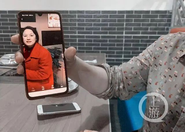 ▲家人手机里的李思侠被捕前照片。摄影/上游新闻记者 沈度