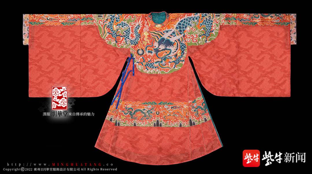 85后中国香港男设计师巧手做汉服:用针线穿引传统文化休闲区蓝鸢梦想 - Www.slyday.coM 85后中国香港男设计师巧手做汉服:用针线穿引传统文化休闲区蓝鸢梦想 - Www.slyday.coM