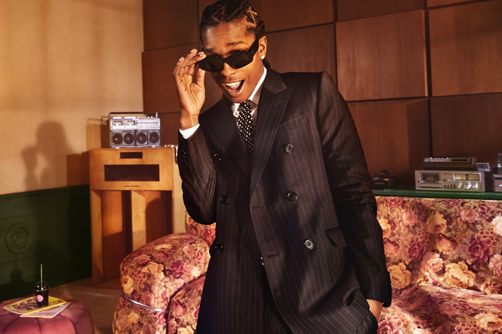 因为借衣服不还,Kanye成了老赖休闲区蓝鸢梦想 - Www.slyday.coM 因为借衣服不还,Kanye成了老赖休闲区蓝鸢梦想 - Www.slyday.coM