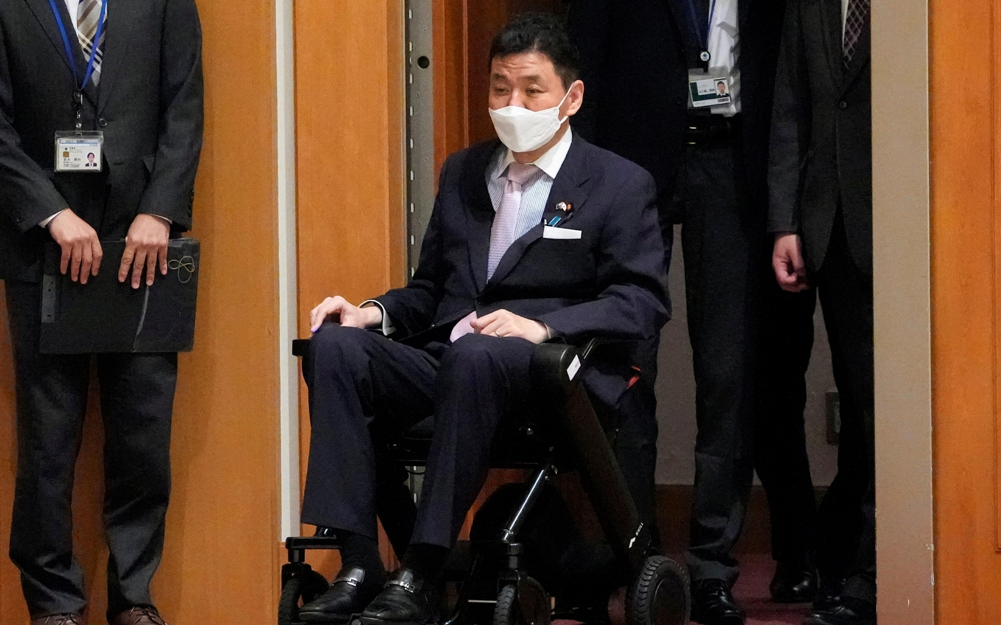 女人把男友给的劳力士弄丢了 法院:保管不好,赔偿5.8万元 女人把男友给的劳力士弄丢了 法院:保管不好,赔偿5.8万元