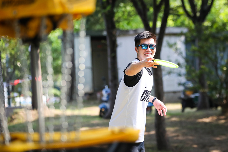 飞盘体验名额上线就被秒杀,社会体育指导员带上海市民玩转“全民健身日”休闲区蓝鸢梦想 - Www.slyday.coM 飞盘体验名额上线就被秒杀,社会体育指导员带上海市民玩转“全民健身日”休闲区蓝鸢梦想 - Www.slyday.coM