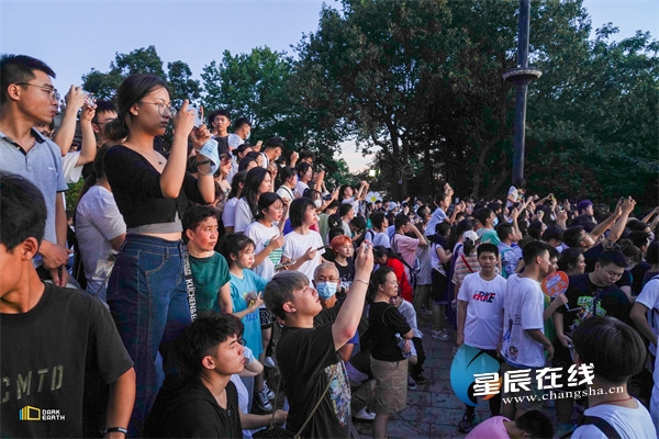 星城之夏⑨梁山:总要和你爱的人到岳麓山顶看一次日出吧!休闲区蓝鸢梦想 - Www.slyday.coM 星城之夏⑨梁山:总要和你爱的人到岳麓山顶看一次日出吧!休闲区蓝鸢梦想 - Www.slyday.coM